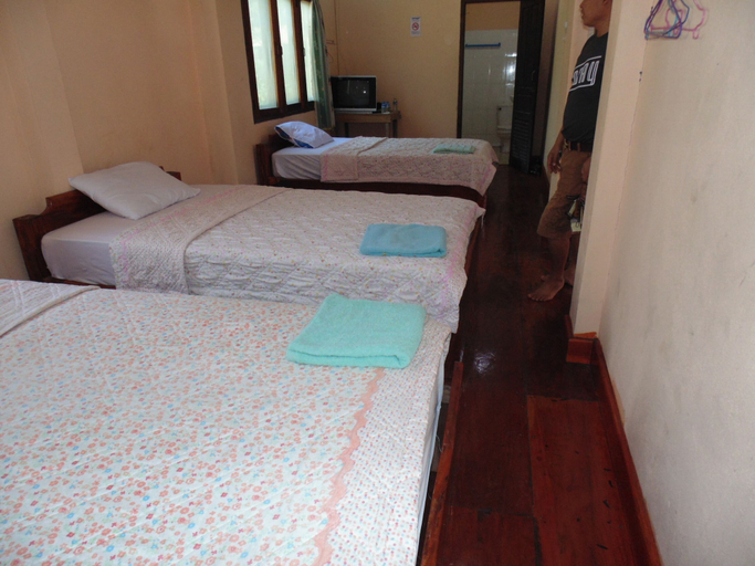 Bedroom 2, Saynambak Riverside Guest House, Nambak