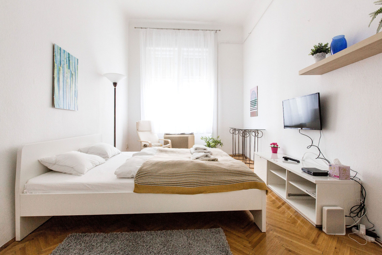 Bedroom 3, Erzsebet 53 Apartment, Budapesti