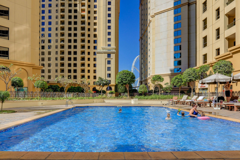 Outdoor pool, R&H Shams 1, Dubai