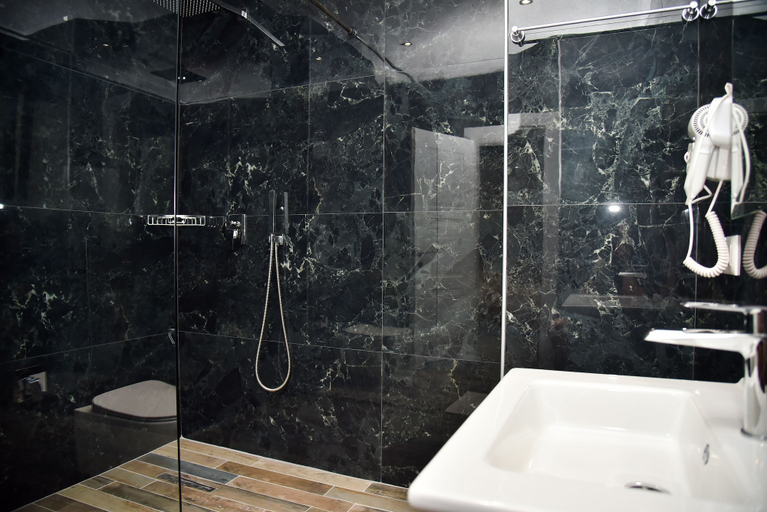Bathroom 3, Dolanit Hotels Lubjana, Durrësit