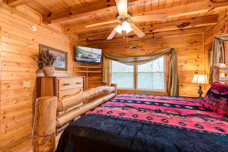 Bedroom 3, Secret Romance, Sevier