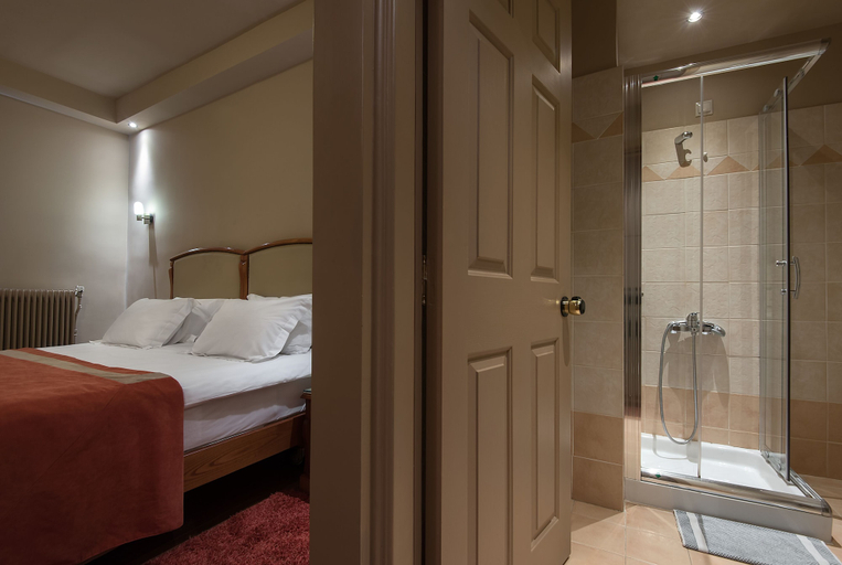 Bedroom 4, Hotel Kentrikon, Peloponnese