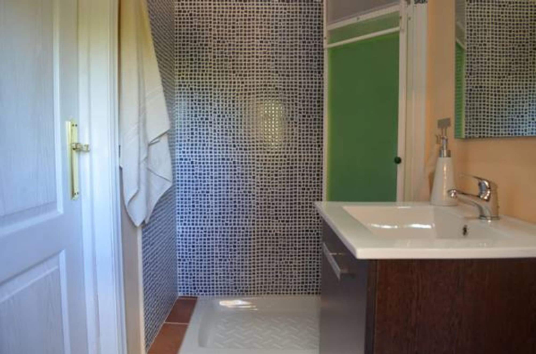 Bathroom, CH Tietar, Toledo