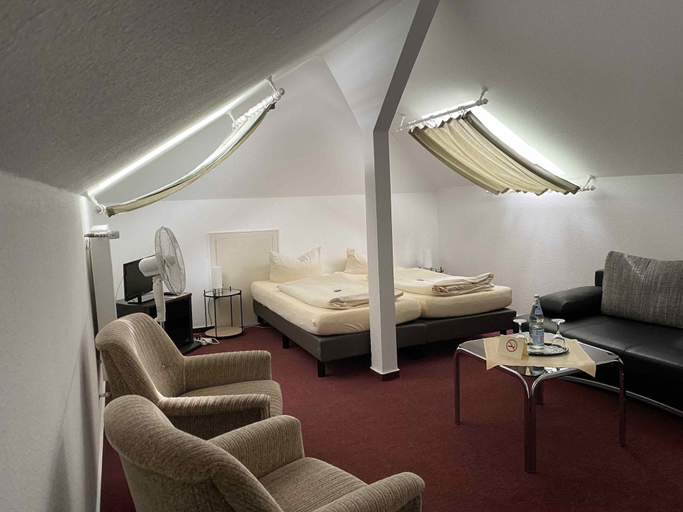 Bedroom 4, Hotel Rosengarten, Lippe