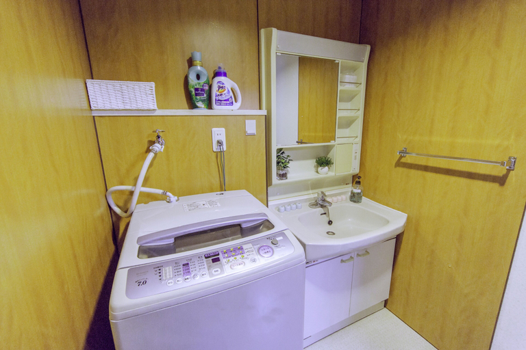 Bathroom 2, Nestle Tokyo Deluxe Akihabara 01, Chiyoda
