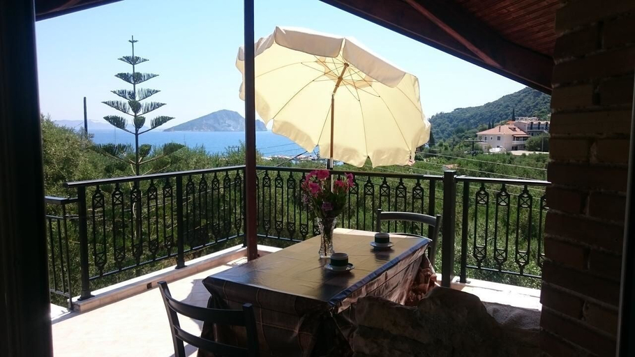 Others 5, Dakis Studios, Ionian Islands