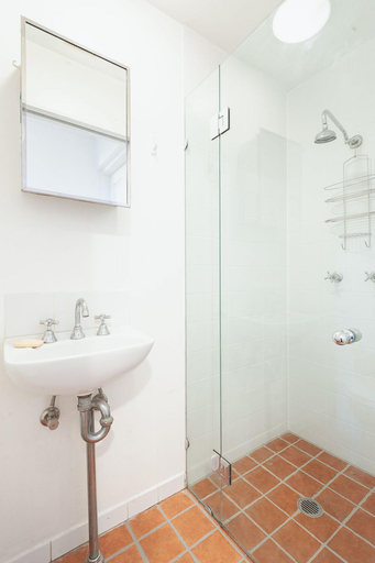 Bathroom, Charming Centrally Located 2 Bedroom Accommodation, Sydney