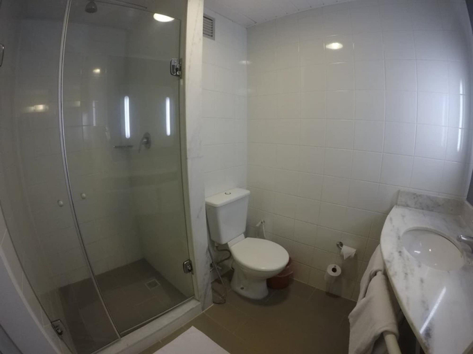 Bathroom 4, ibis Tamboré, Barueri