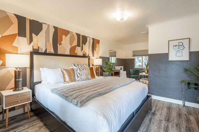 Bedroom 2, b.side motel + rv, Coos