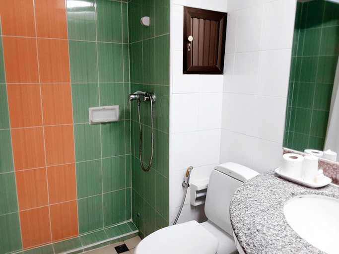 Bathroom 3, Grand Visanu Hotel, Muang Nakhon Sawan