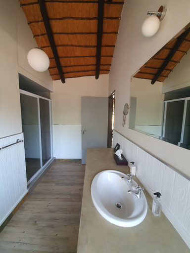 Bathroom 3, Phelwana Game Lodge, Mopani