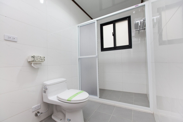 Bathroom 3, Sunny Breeze BB, Yilan