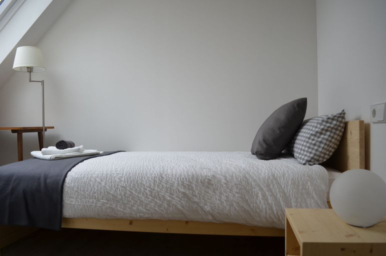 Bedroom 5, Cafe Verkehrt - Kultur Genuss Hotel, Waldshut