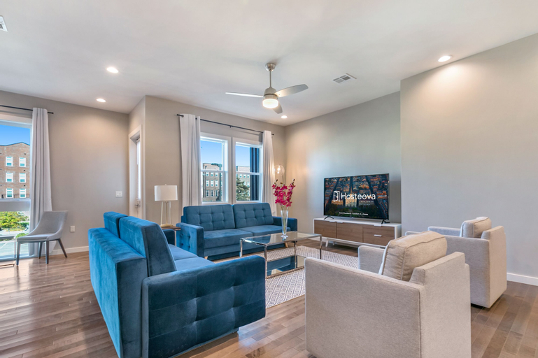 4BR Townhouse in Bienville Villas, Orleans