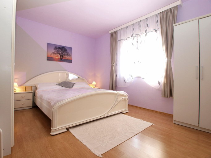 Bedroom 2, Apartment 1800, Pula