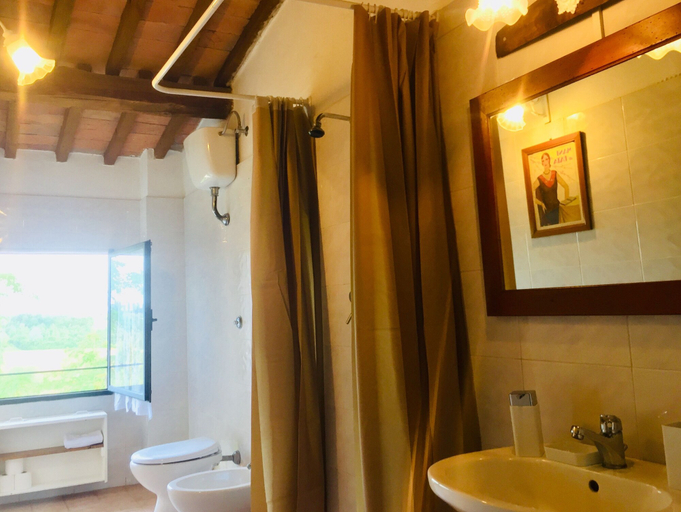 Bathroom 4, La Torre Rasa, Florence
