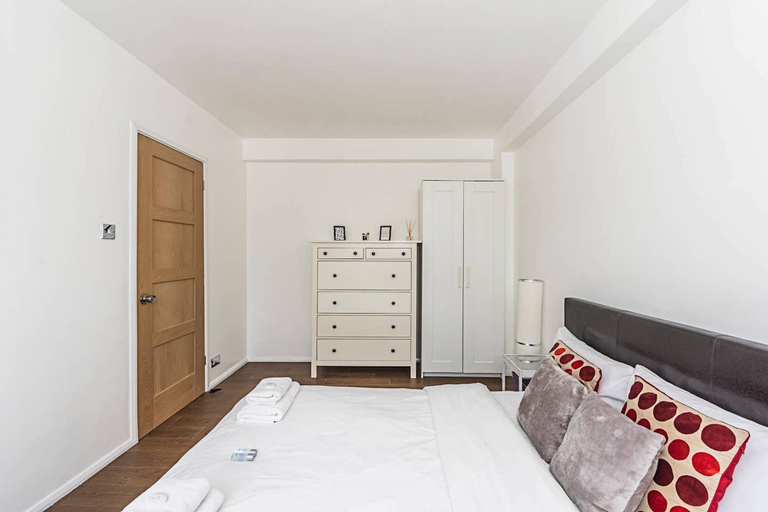 Bedroom 3, Magnificent and centrally located flat, London
