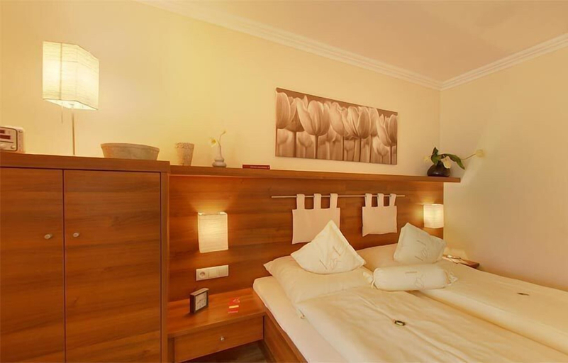 Bedroom 3, Aparthotel Christine, Passau