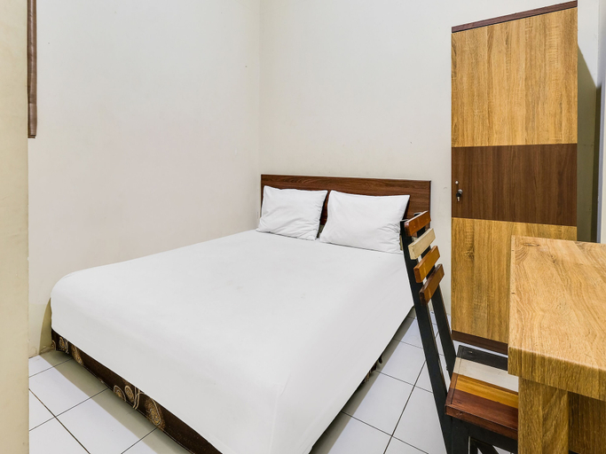 Bedroom 1, Hotel O Camel Residence, Semarang