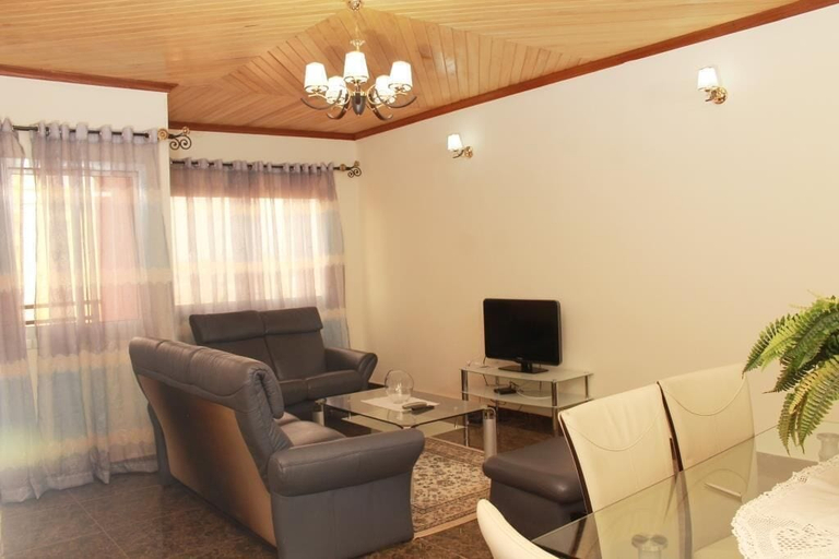 Others 4, Deutch' Lodges, Mfoundi