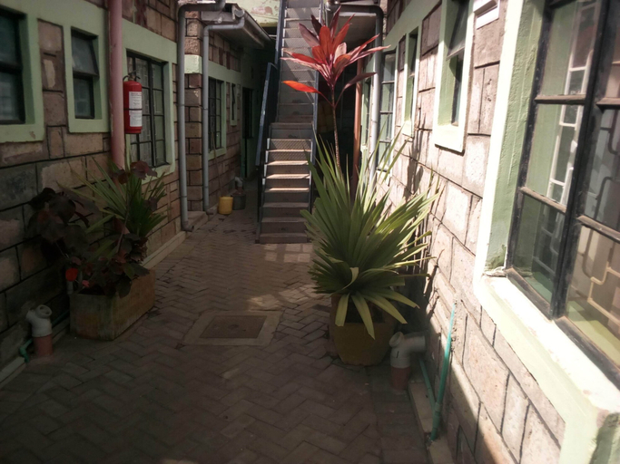 Others 4, Canary Guest House, Yatta