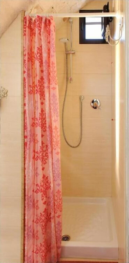 Bathroom 5, Santo Stefano, Bari