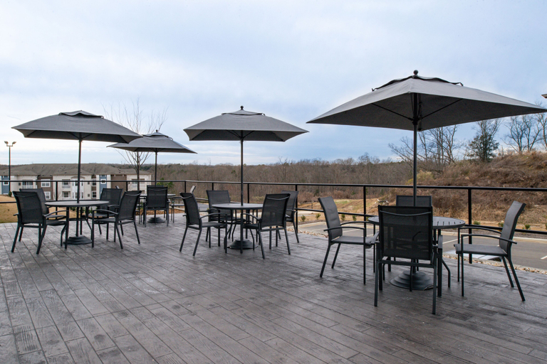 Food & Drinks 5, Fairfield Inn & Suites by Marriott Charlotte University Research Park, Mecklenburg