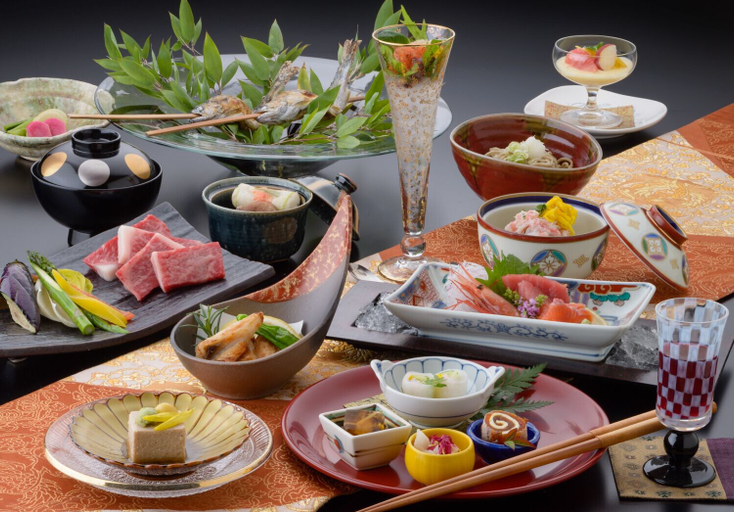 Food & Drinks 3, Hotel Hanaya, Achi