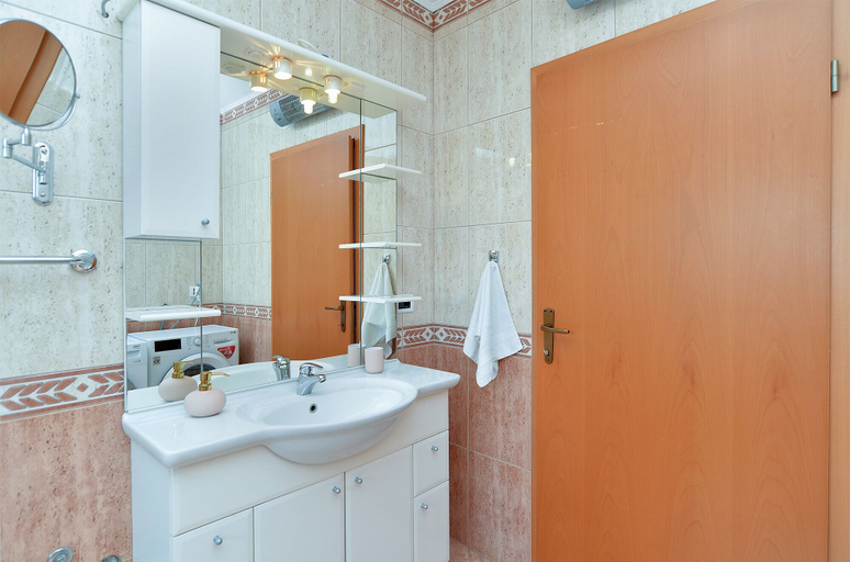 Bathroom 3, Apartment 1917, Rovinj