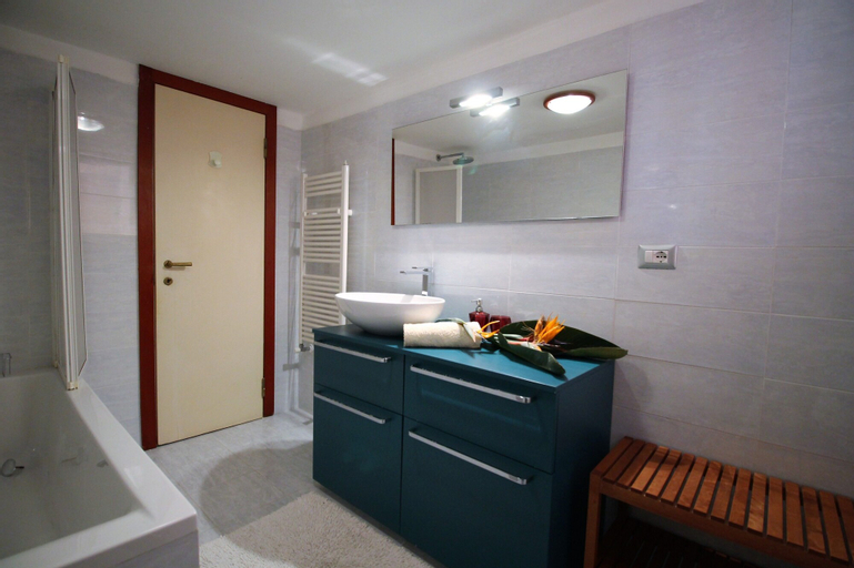 Bedroom 4, Villa Limoni, Genova
