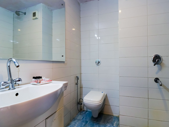 Bathroom 3, The Byke Sunshine Grand, The Nilgiris