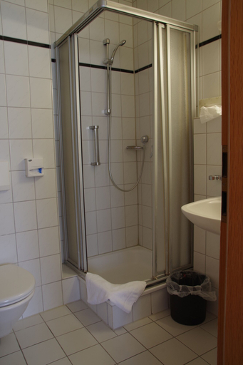 Bathroom 5, Zum Treuen Bartel, Ludwigsburg