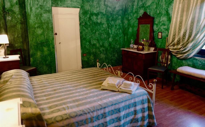 Bedroom 5, Barco Mediceo, Prato