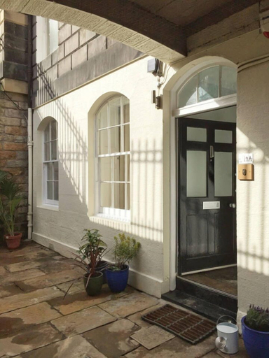 Exterior & Views, JOIVY Spacious 2 Bed Apt in Ideal City Centre Location, Edinburgh