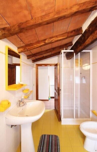 Bathroom 4, Casale Aiola, Arezzo