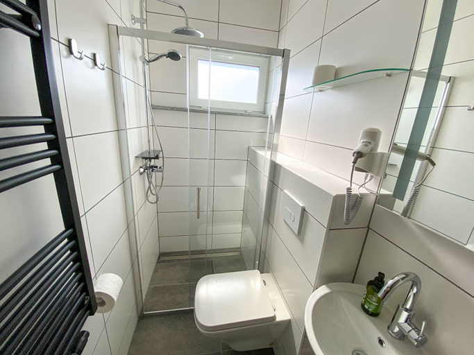 Bathroom 5, Limok Rooms, Leipzig