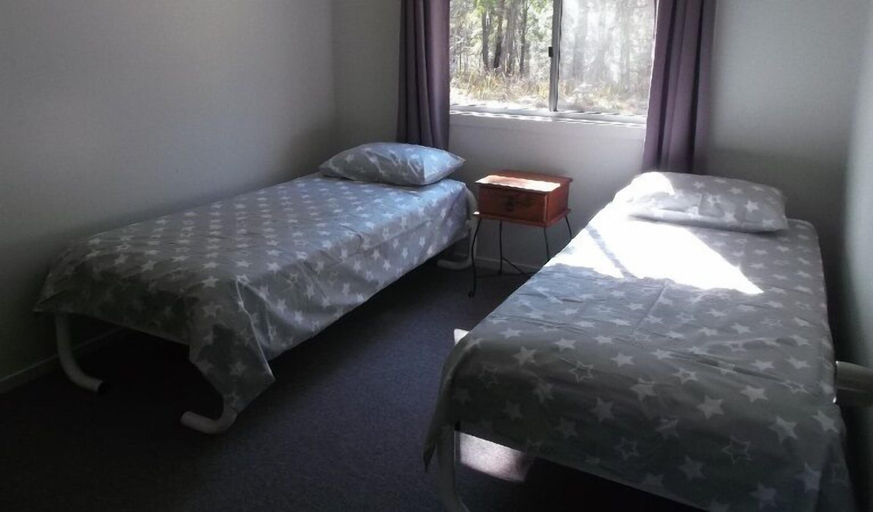 Bedroom 2, Robinsons Cabin, Tenterfield