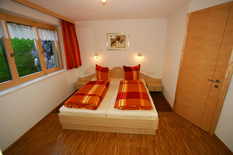 Bedroom 2, Alpina Appartements, Bregenz