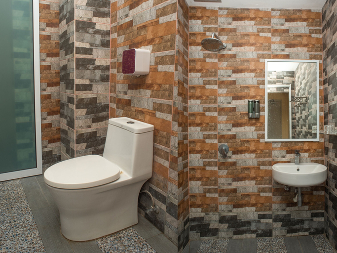 Bathroom 4, Red's Hotel, Bintulu
