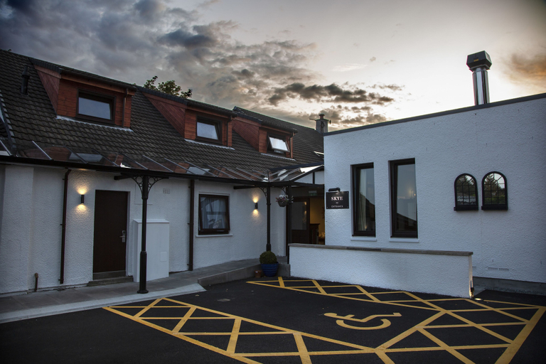 Exterior & Views 2, The Skye Inn, Highland