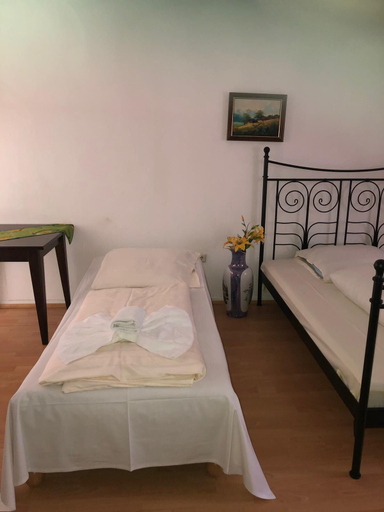 Bedroom 3, City Hotel-Garni, Region Hannover