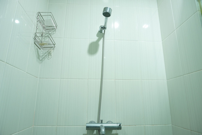 Bathroom 3, Comfy Studio Tamansari Semanggi Apartment, Jakarta Selatan