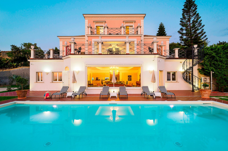 Exterior & Views 2, Estella, Messina
