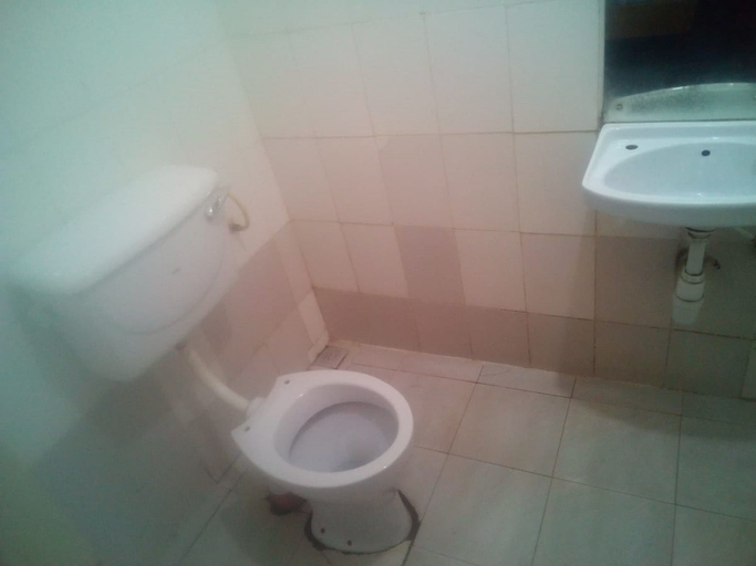 Bathroom, Highway Villa Guest House, Maragwa