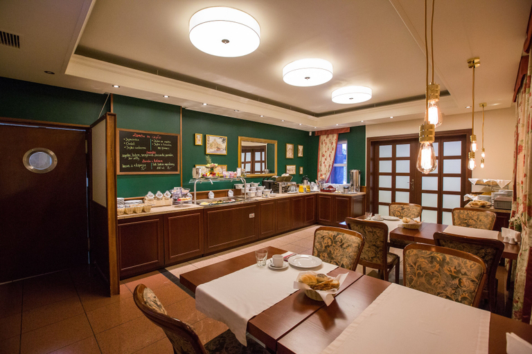 Food & Drinks 5, Warsaw - Apartments Apartamenty Sadyba, Warsaw