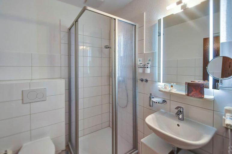 Bathroom 5, Hotel Sonneninsel Fehmarn, Ostholstein