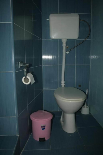 Bathroom 3, Studio Apartment on the Beach