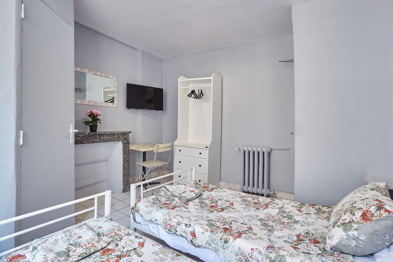 Bedroom 3, Le Petit Borda, Paris