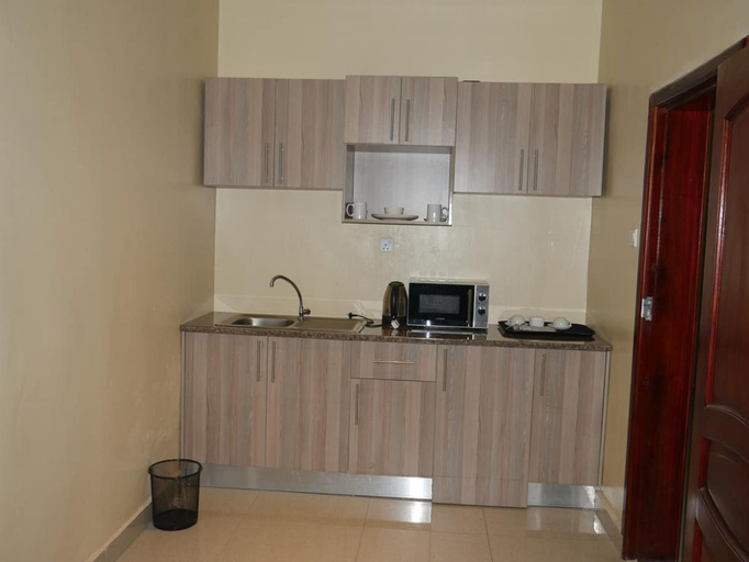 Others 5, The Escape Lodge, Lusaka