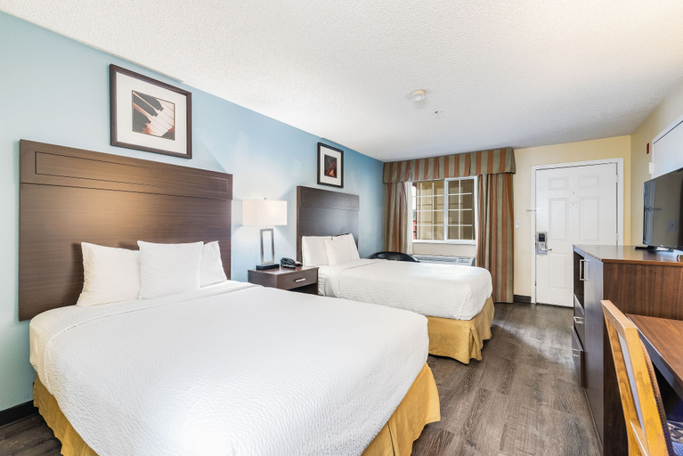 Bedroom 3, Days Inn by Wyndham Federal Way, King